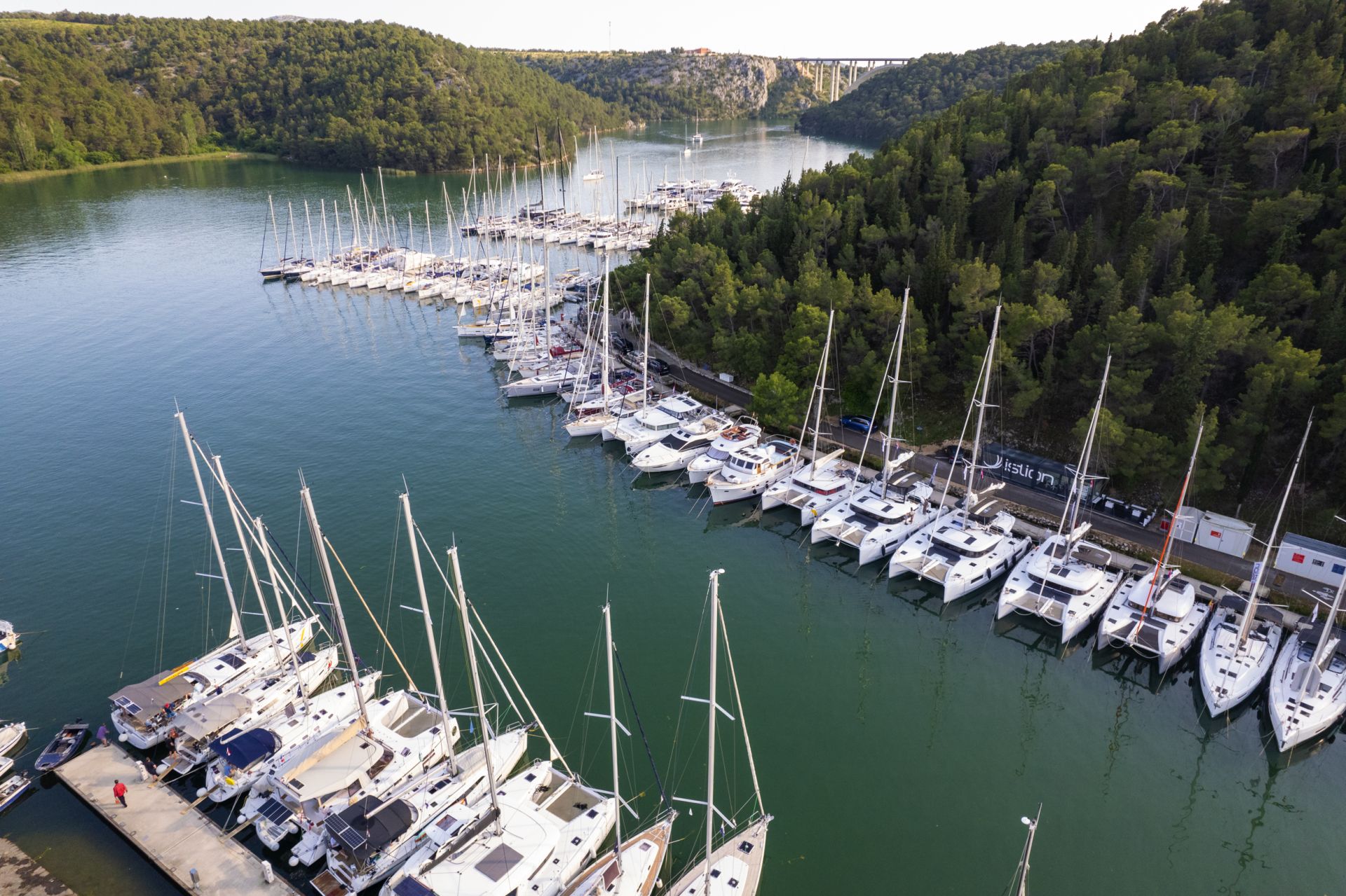 istion yachting skradin recenzije